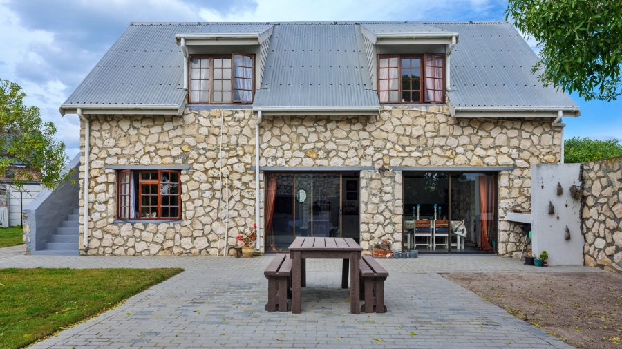 5 Bedroom Property for Sale in Struisbaai Western Cape